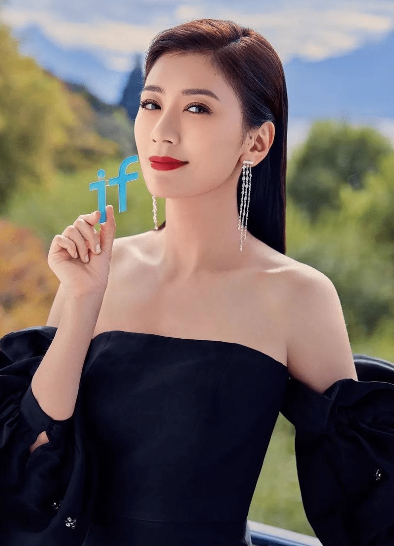 贾静雯