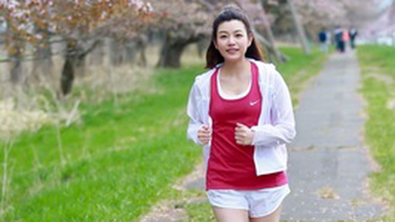 陈妍希鱼尾裙暴露身材短板，红毯造型再遭网友犀利点评
